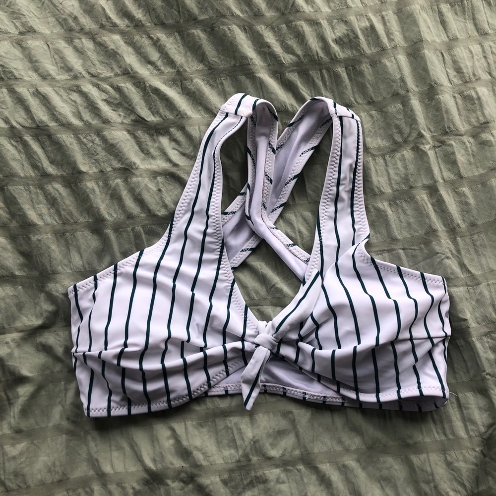 NWOT Cupshe Bikini Top